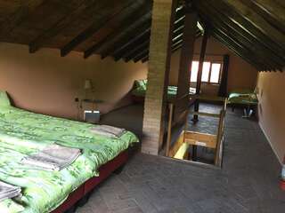 Фермерские дома Hotel Suite-Agrovillage Resort Labaşinţ Кровать в общем 8-местном номере-2