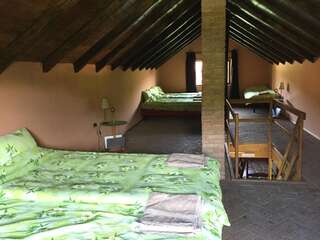 Фермерские дома Hotel Suite-Agrovillage Resort Labaşinţ Кровать в общем 8-местном номере-3