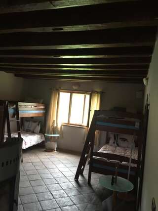Фермерские дома Hotel Suite-Agrovillage Resort Labaşinţ Кровать в общем 6-местном номере-2