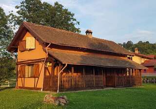 Фермерские дома Hotel Suite-Agrovillage Resort Labaşinţ Кровать в общем 8-местном номере-4